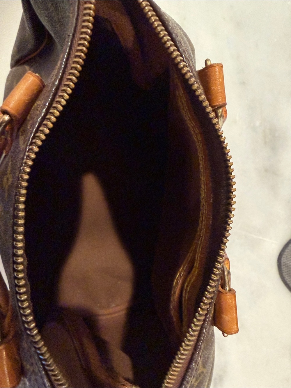 Louis Vuitton Monogram Canvas Speedy 25 Satchel in Brown and Tan - Picture 8 of 10